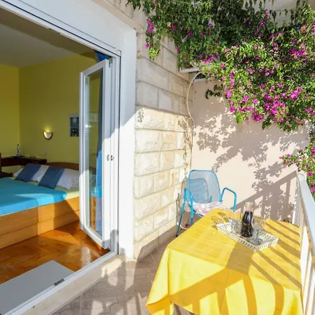 And Marlene Milna (Hvar)