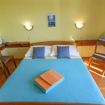 And Marlene Milna (Hvar)