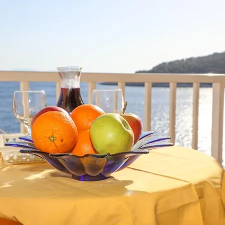 Apartment And Marlene Milna (Hvar)