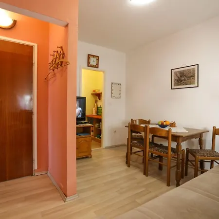 And Marlene Milna (Hvar)