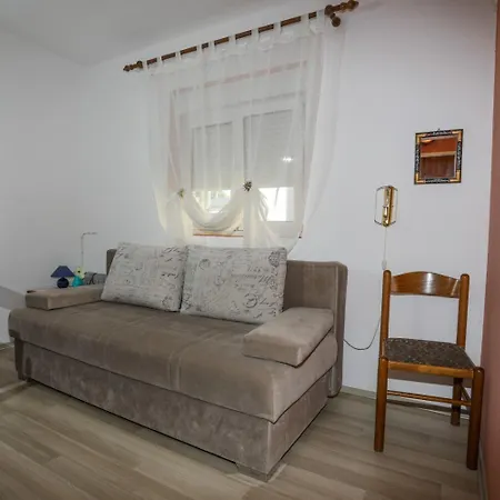 And Marlene Milna (Hvar)