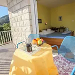Apartman And Marlene *