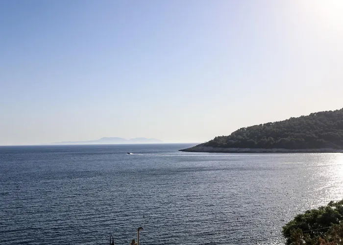 And Marlene Milna (Hvar)