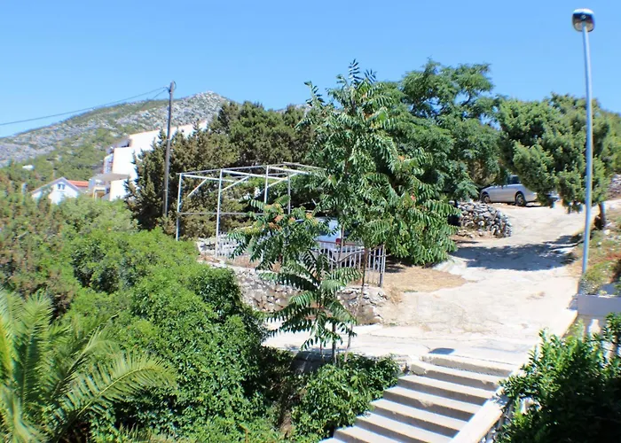 And Marlene Daire Milna (Hvar)